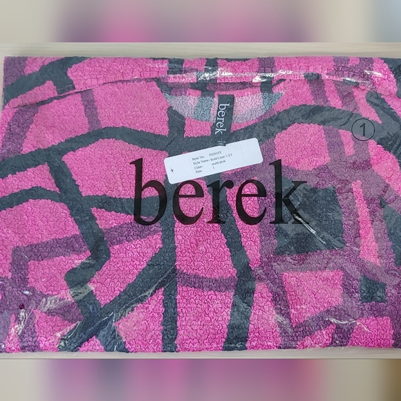 Berek Crinkle Abstract Top    NWT - Picture 5 of 5